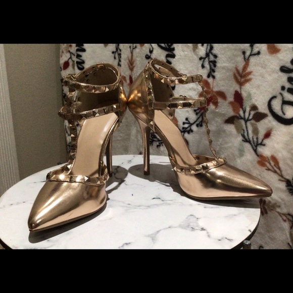 Gold heels - Picture 8 of 8